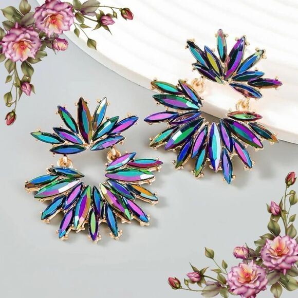 Jewelry - Glamorous Rhinestone Flower‎ Shaped Drop Earrings